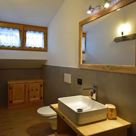 Apartment Cirmolo Val Comelico Comfortable & Spacious Padola